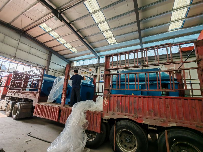 3台YKK高壓電機專（zhuān）車發貨